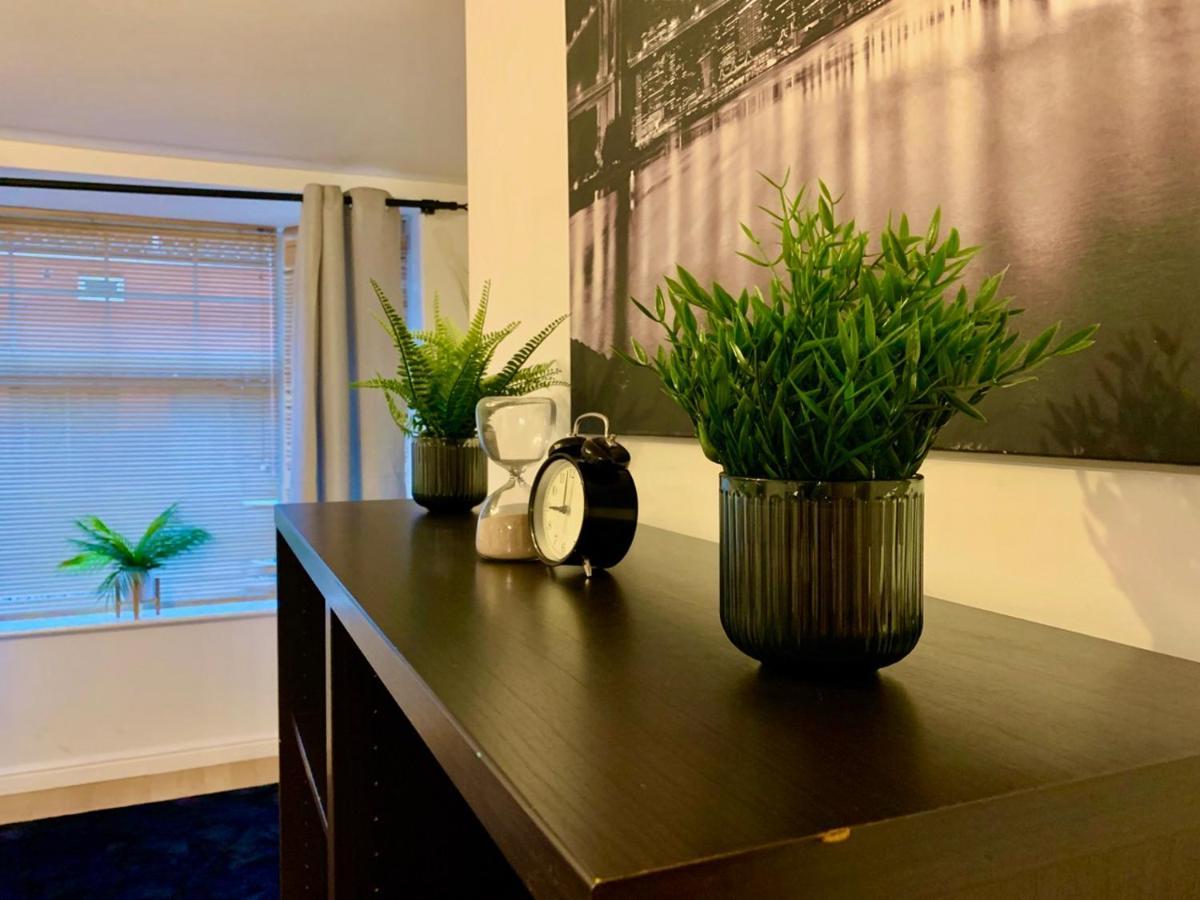 Apartment Lovely 2 Bed Ground Floor Flat With Free Parking